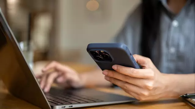 អ្នកជំនាញផ្នែកសន្តិសុខតាមអ៊ីនធឺណិតព្រមានមនុស្សគួរតែ 'ប្រុងប្រយ័ត្ន' បន្ទាប់ពីការដាច់អ៊ីនធឺណិតដ៏ធំនៅទូទាំងពិភពលោក