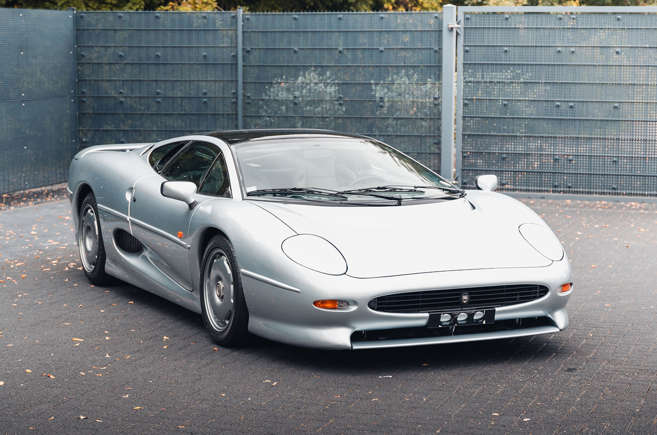 ឡាន Jaguar XJ220 ដ៍ទាក់ទាញ