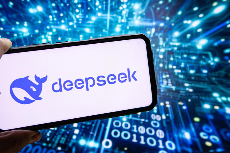 DeepSeek ចាប់ផ្តើមឆ្នាំ ២០២៦ ជាមួយនឹងសញ្ញាក្រដាសជំរុញឱ្យបណ្តុះបណ្តាលម៉ូដែលធំៗក្នុងតម្លៃទាបជាង