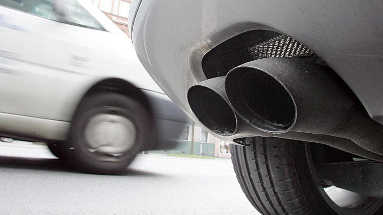 លិខិតមួយបង្ហាញថា បារាំង និងអេស្ប៉ាញគាំទ្រការហាមឃាត់រថយន្តប្រើម៉ាស៊ូត និងសាំងឆ្នាំ ២០៣៥