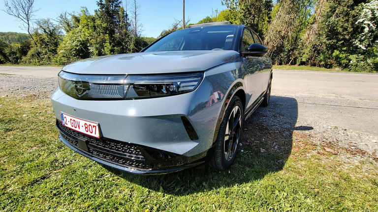 Opel Grandland BEV ដែលជាប្រភេទ SUV លក្ខណៈគ្រួសារ: