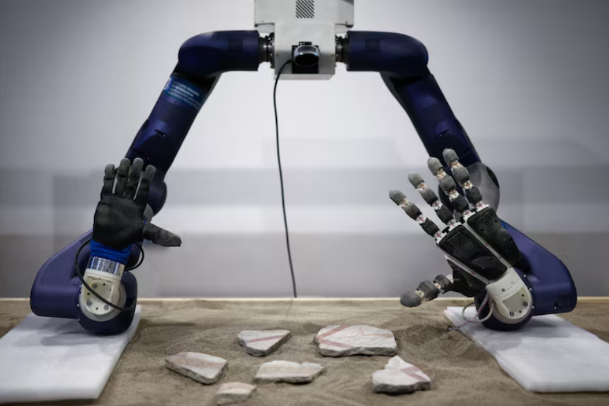 ការដាក់បំណែកនៃទីក្រុង Pompeii ជាមួយគ្នា ដោយមានជំនួយពីមនុស្សយន្ត