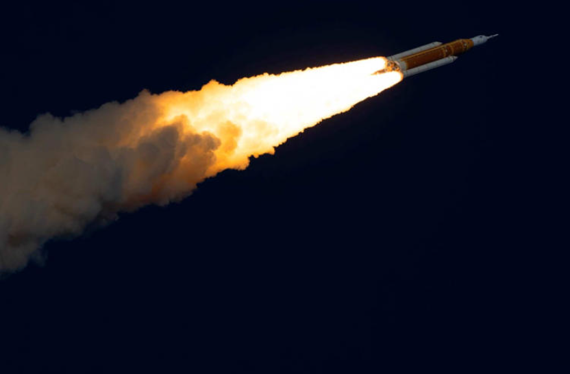 យានអវកាស Artemis របស់ NASA ទទួលបានភ្លើងខៀវ ដើម្បីធ្វើការបញ្ជូនយានអវកាសដ៏ធំមួយទៅកាន់ឋានព្រះច័ន្ទ